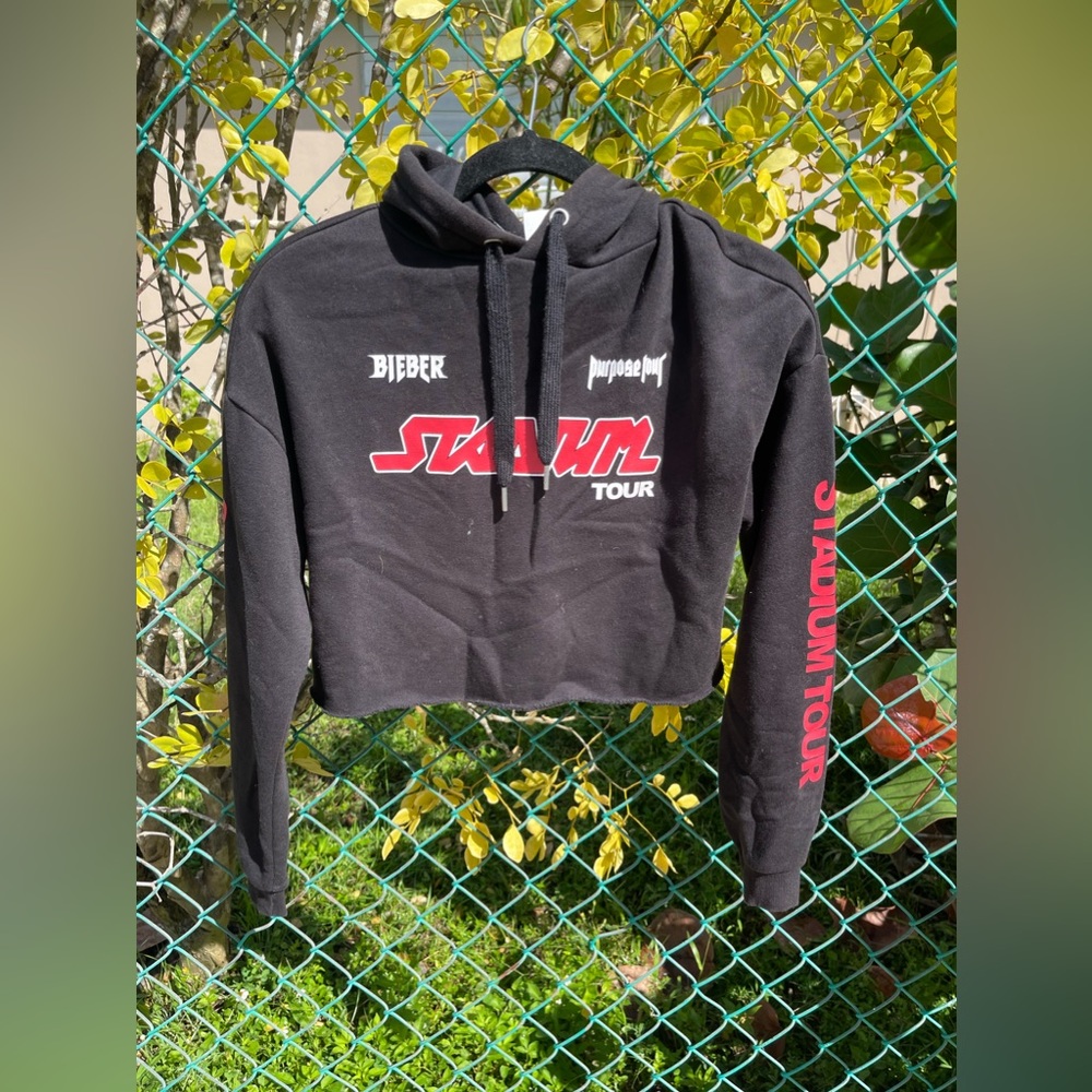 🛍JB Hoodie | Used  
$9.00 | X-Small

DM for more info 📩